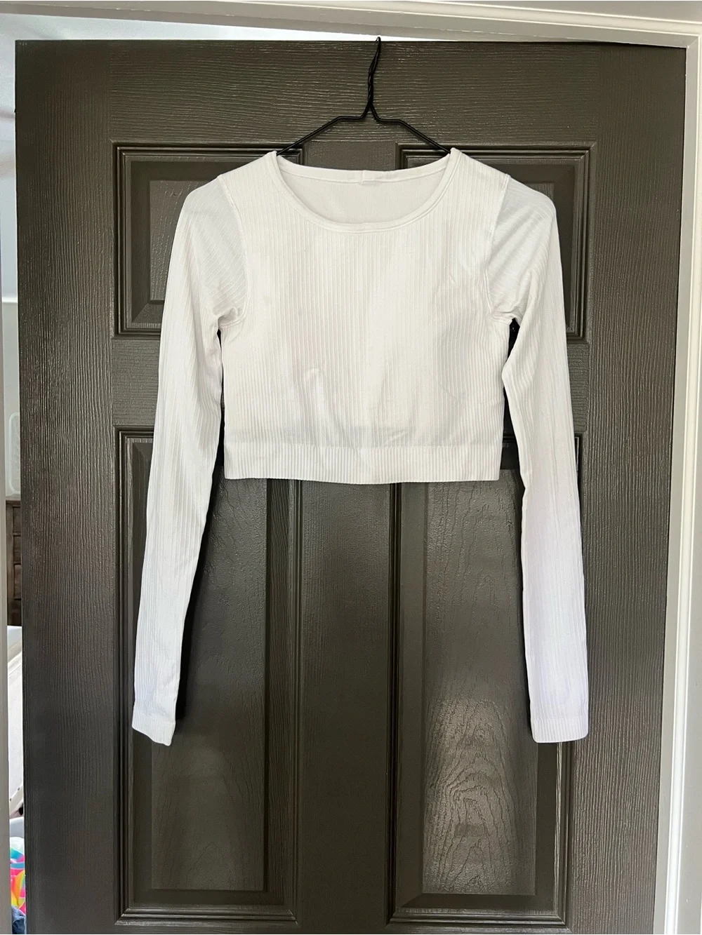 Lululemon Women’s White Ribbed Long Sleeve Cropped Top Crew Neck Size 6